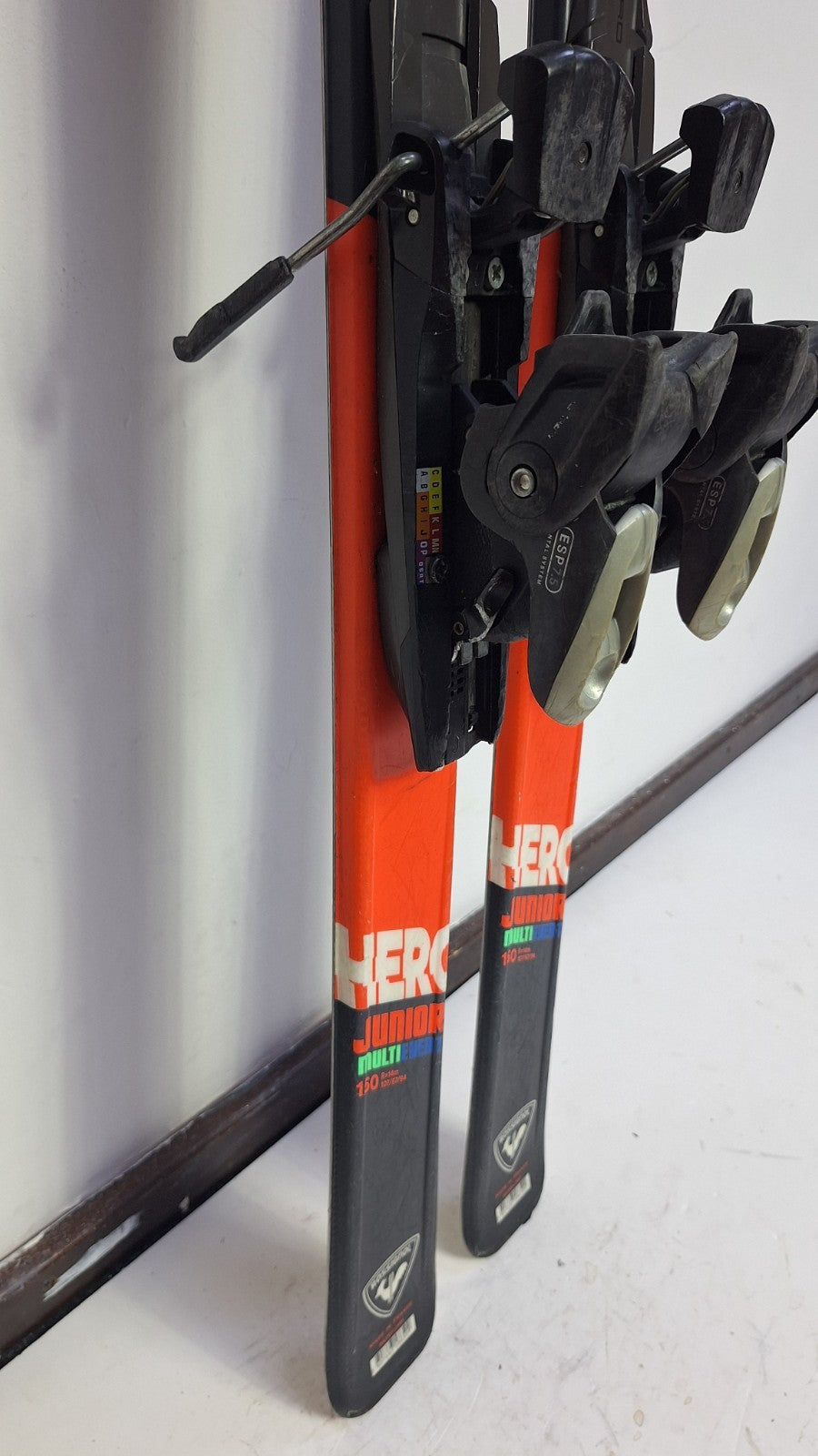 Ski Rossignol Hero J 150 cm + fixations Elan ESP 7.5 Plaisir hivernal Sports de neige
