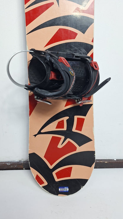 Snowboard Heli Kamikaze 147 cm + fixations HEAD Rental M Hiver Neige Aventure