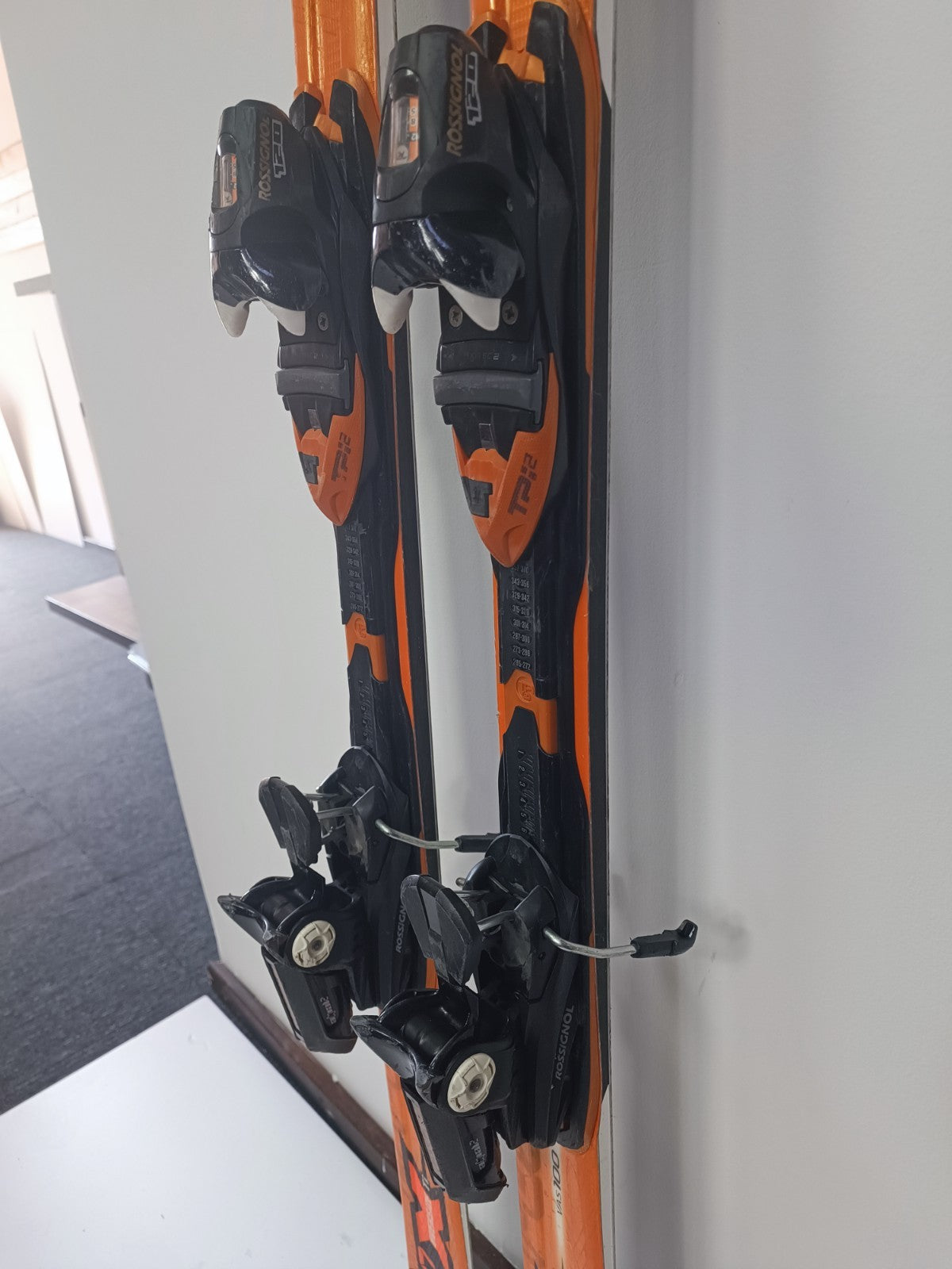 Rossignol Radical Oversize 9x Ti 181cm Ski + fixations Rossignol 12