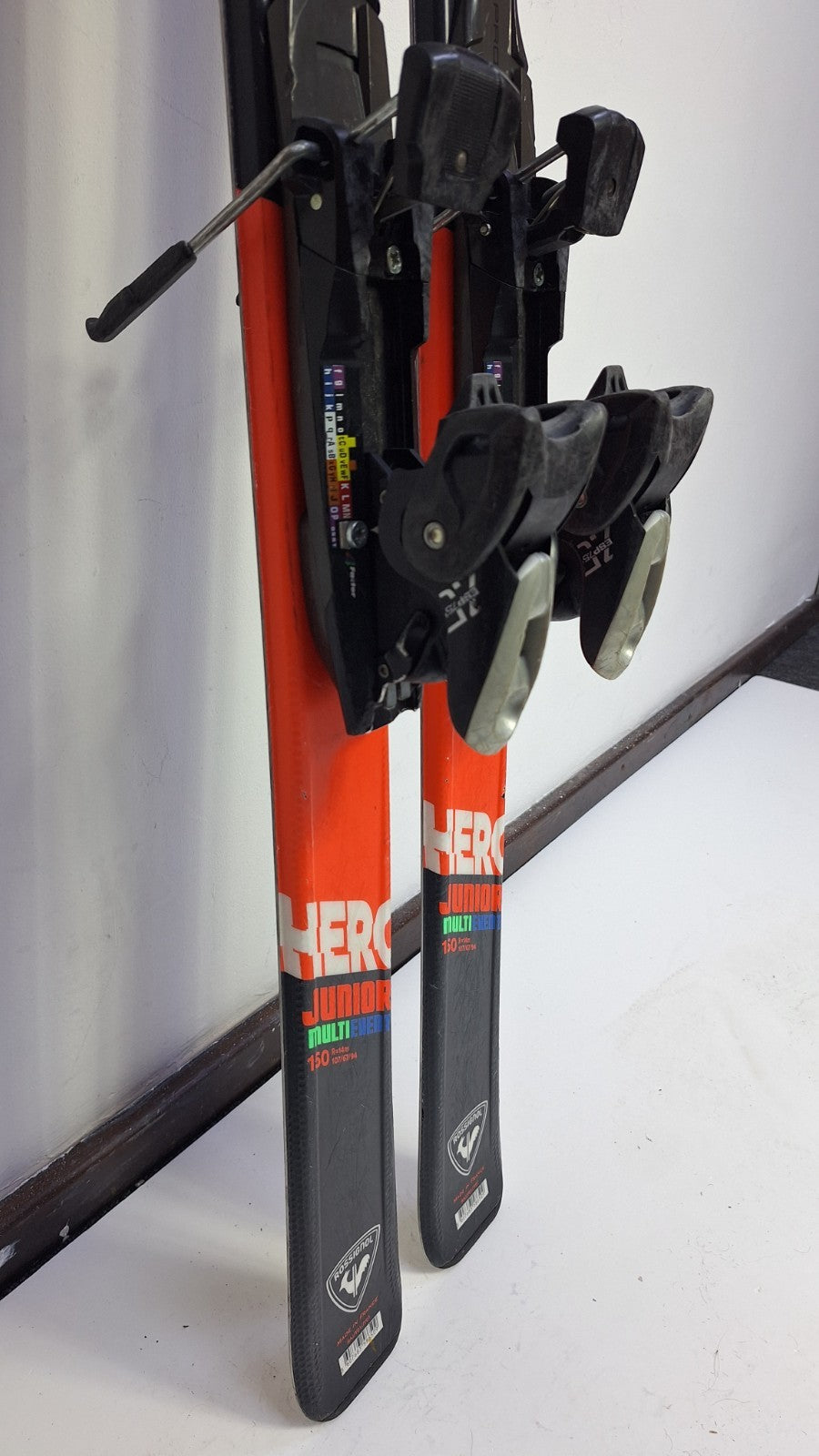 Ski Rossignol Hero J 150 cm + fixations Elan ESP 7.5 Plaisir hivernal Sports de neige