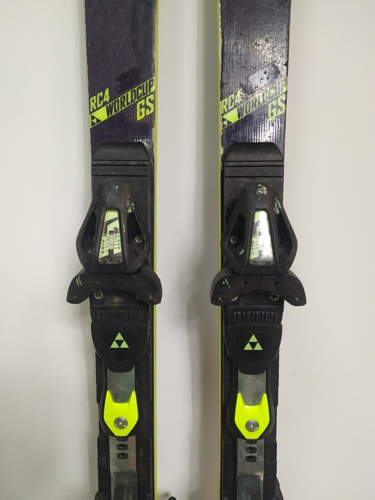 Fischer RC4 World Cup GS 165 cm Ski + Fischer RC4 Z11 Bindungen Wintersport