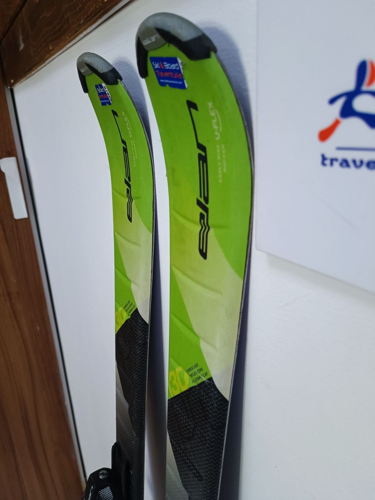 Elan Explore Pro 130 Ski + fixations Elan 7.5 Sport d’hiver et divertissement