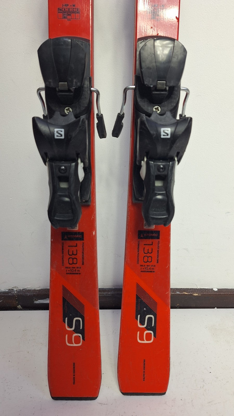 Atomic Redster S9 138 cm Skis + Atomic 10 Bindings Winter Fun Snow
