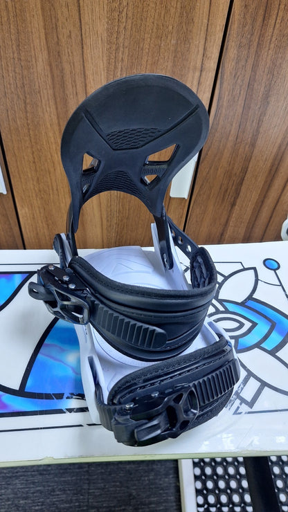 Snowboard Salomon Gypsy 138 cm + fixations Farefly S neuves Sport Hiver Amusement