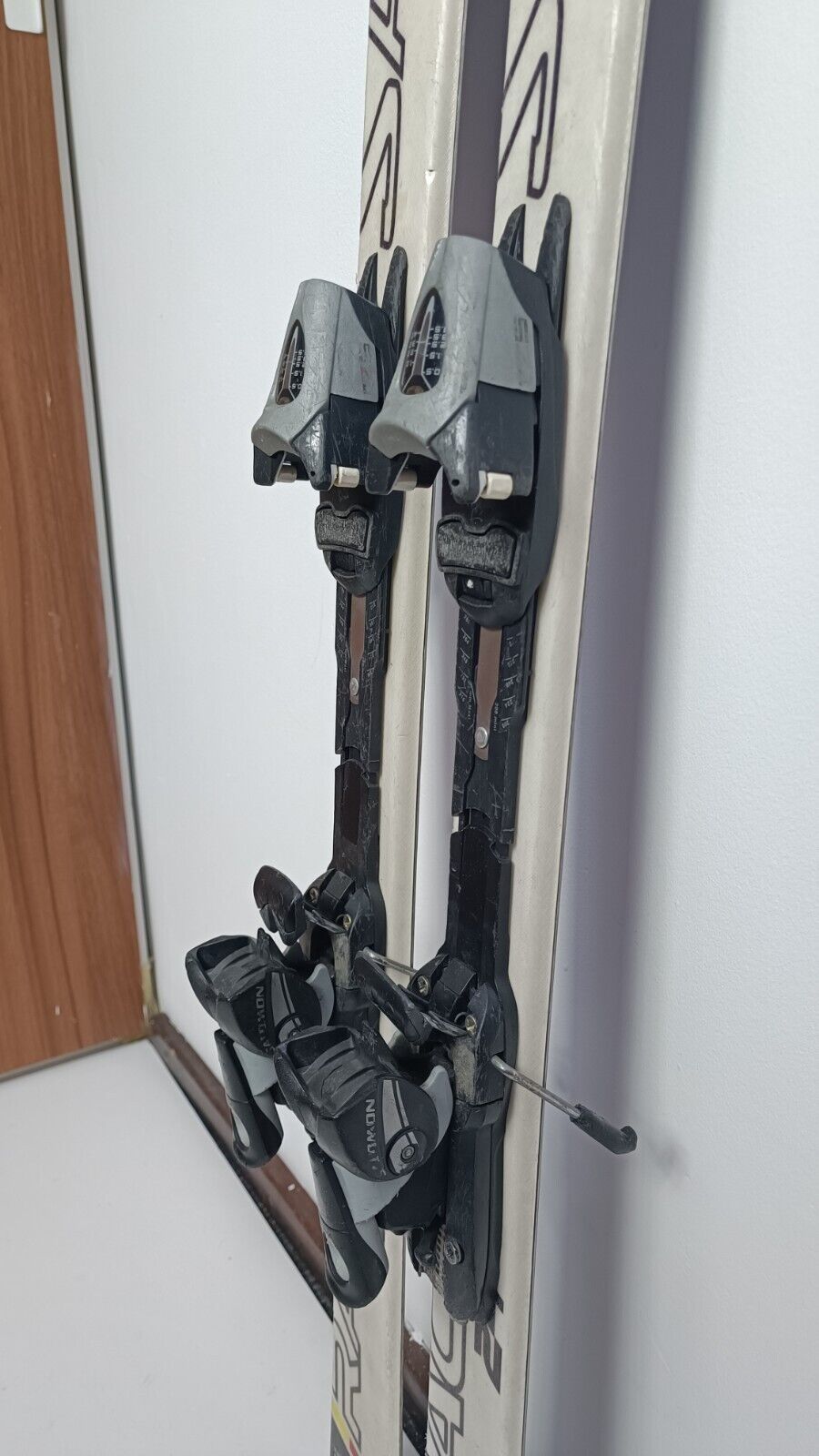 Salomon 24 HRS 130 cm Ski + Salomon 4.5 Bindings Winter Sport Adventure