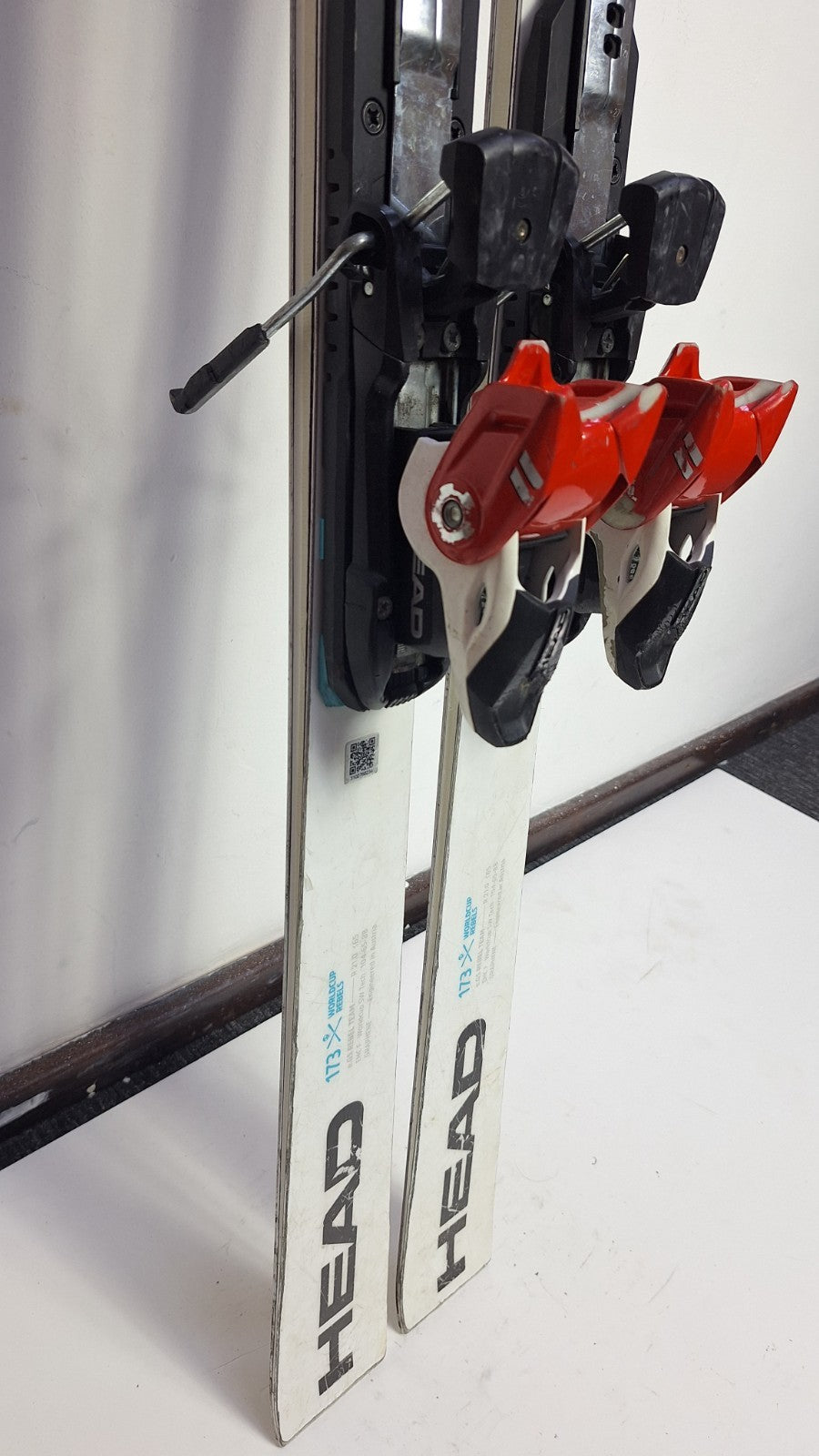 Ski HEAD WC e-Rebel GS Team 173 cm + fixations HEAD 11 - sport d'hiver neige