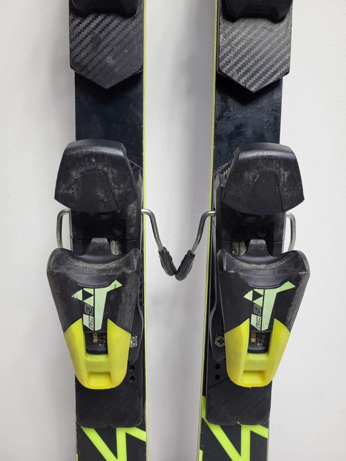 Fischer RC4 WC FIS 130 cm Ski + Fischer 9 Bindungen Wintersport