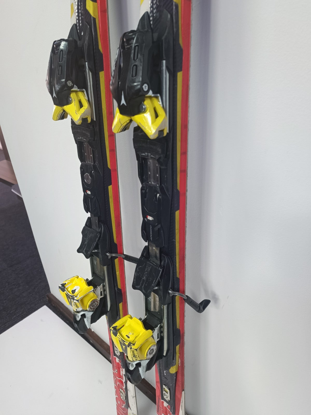 Sci Atomic Redster GS 179 cm + attacchi Atomic 12 Sport invernali Divertimento sulla neve