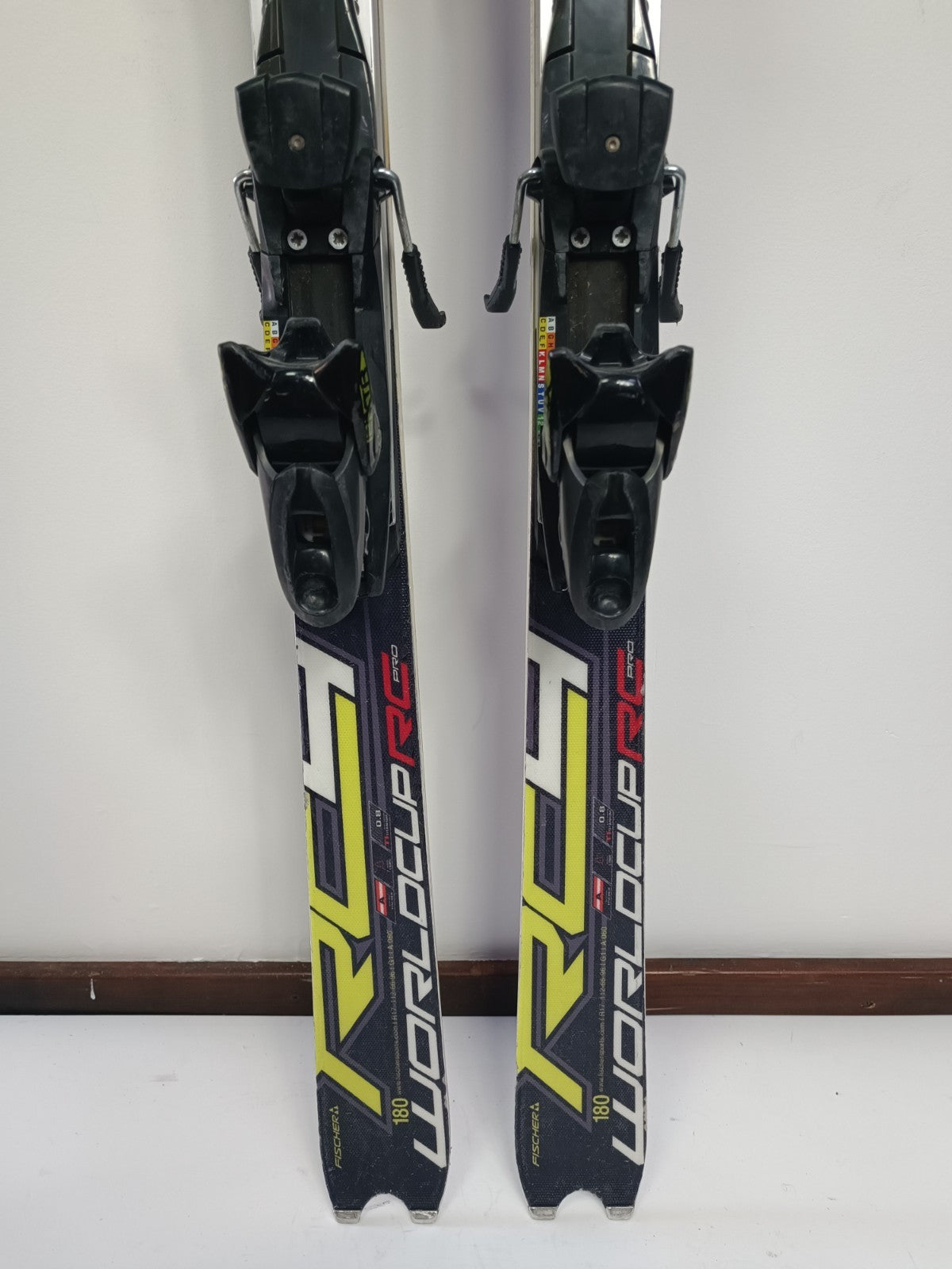Fischer RC4 Weltcup 180 cm Ski + Fischer 12 Bindungen Wintersport Schnee