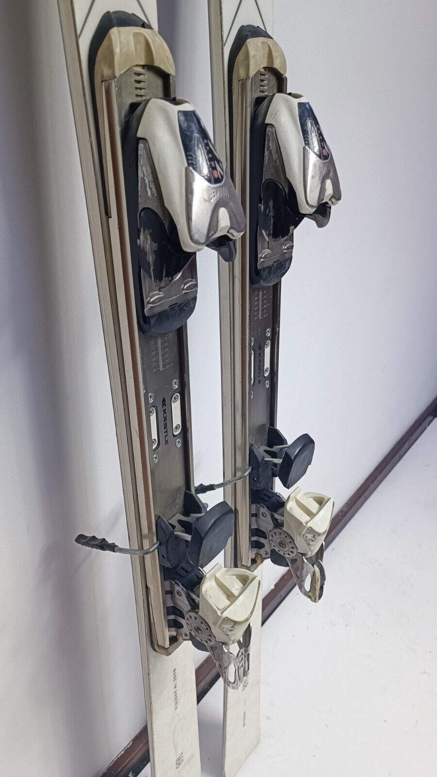 Ski Kastle 72 168cm + fixations Marker 12 Sport d’hiver