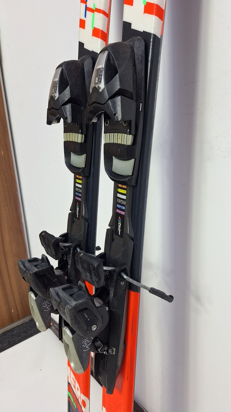 Sci Rossignol Hero J 150 cm + attacchi Elan ESP 7.5 Divertimento invernale Sport sulla neve