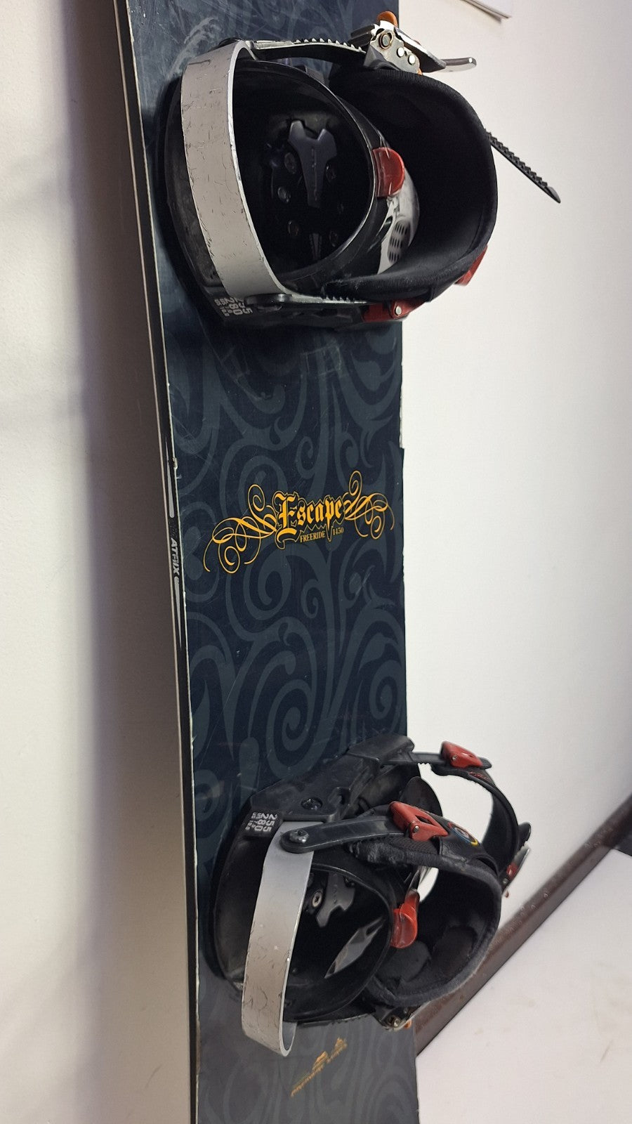 Snowboard Matrix Escape 145 cm de 2018 + fixations HEAD Rental M Neige Aventure