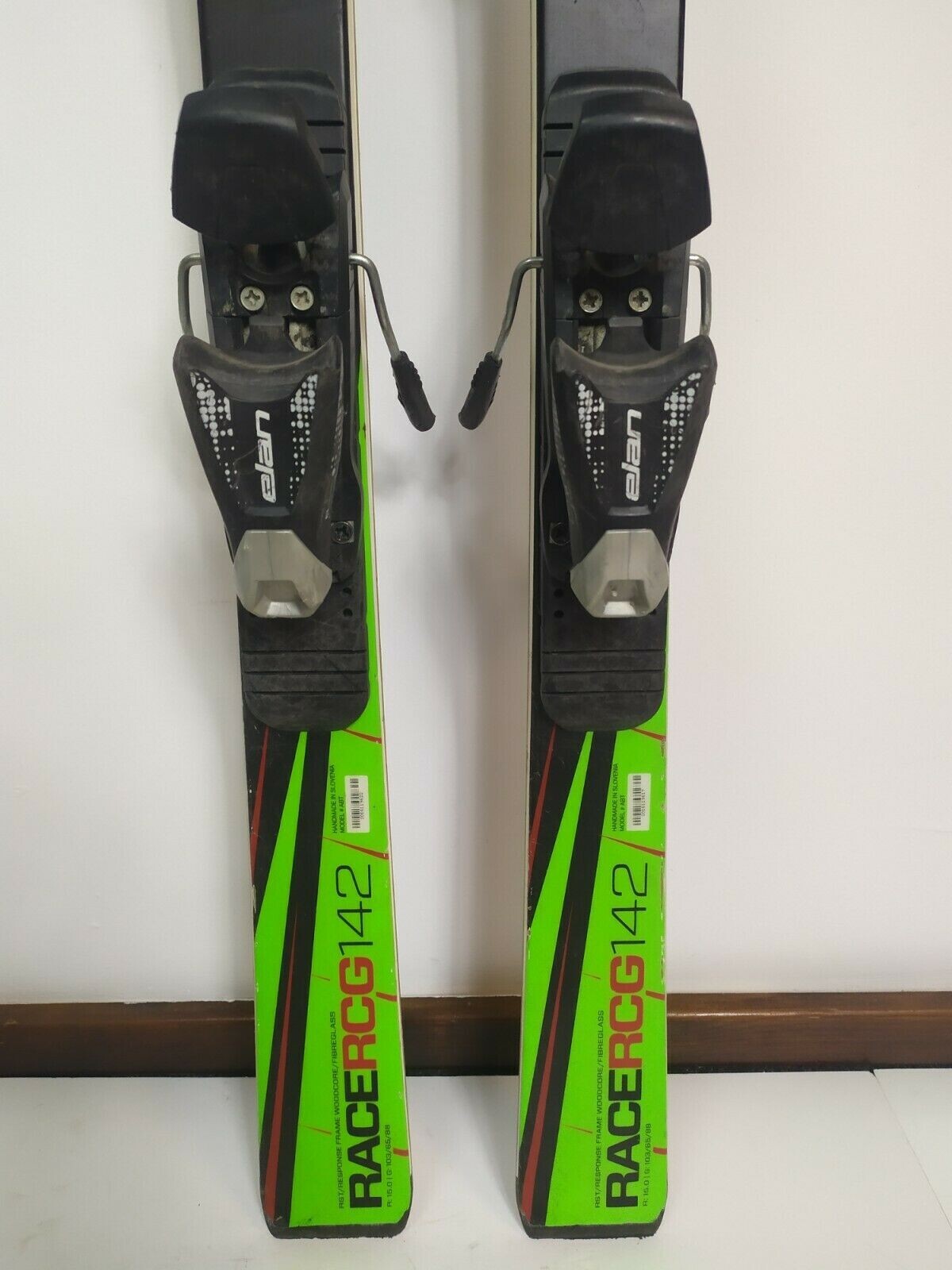 Elan Race RCG 142 cm Ski + Elan 7.5 Bindungen Winterspaß im Schnee Outdoor