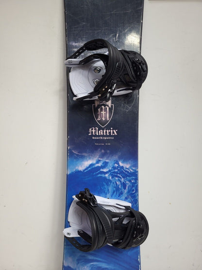 Matrix Storm 141 cm Snowboard + NEW Firefly Size S Bindings Snow Adventure Fun