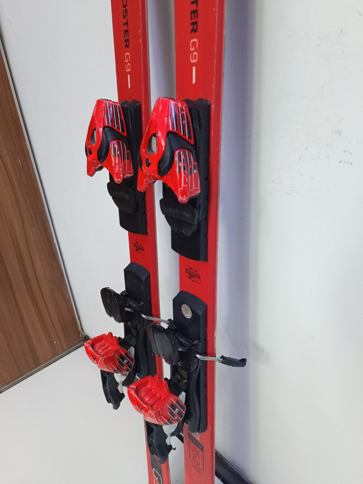 Atomic Redster G9 152 cm Ski + Atomic 10 Bindings  Winter Sport Fun