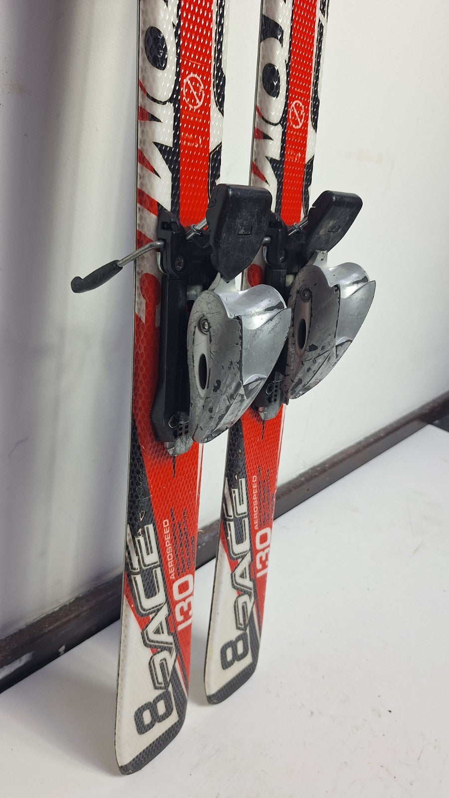 Atomic Pro Race 130 cm Ski + Tyrolia 4.5 Bindungen Wintersport Schnee