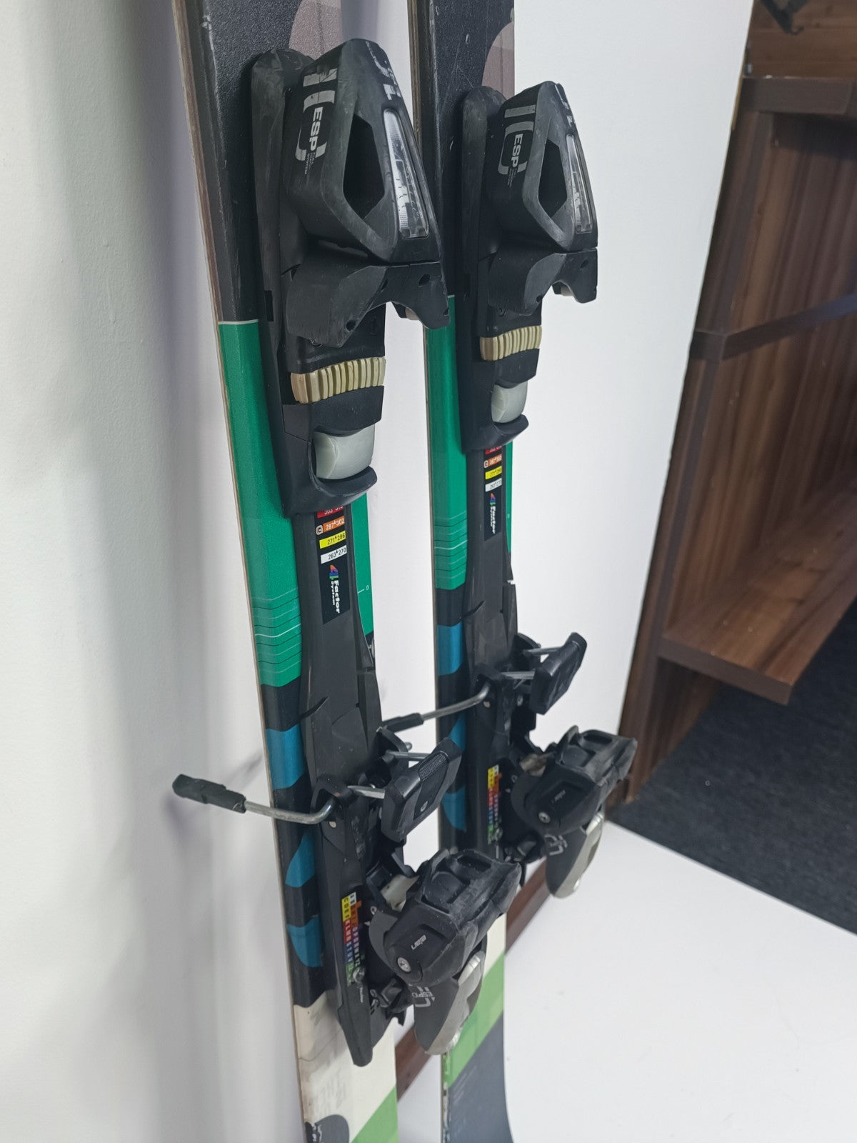 Elan Slingshot 161cm + Tyrolia ESP 10 Bindungen Sport Adventure