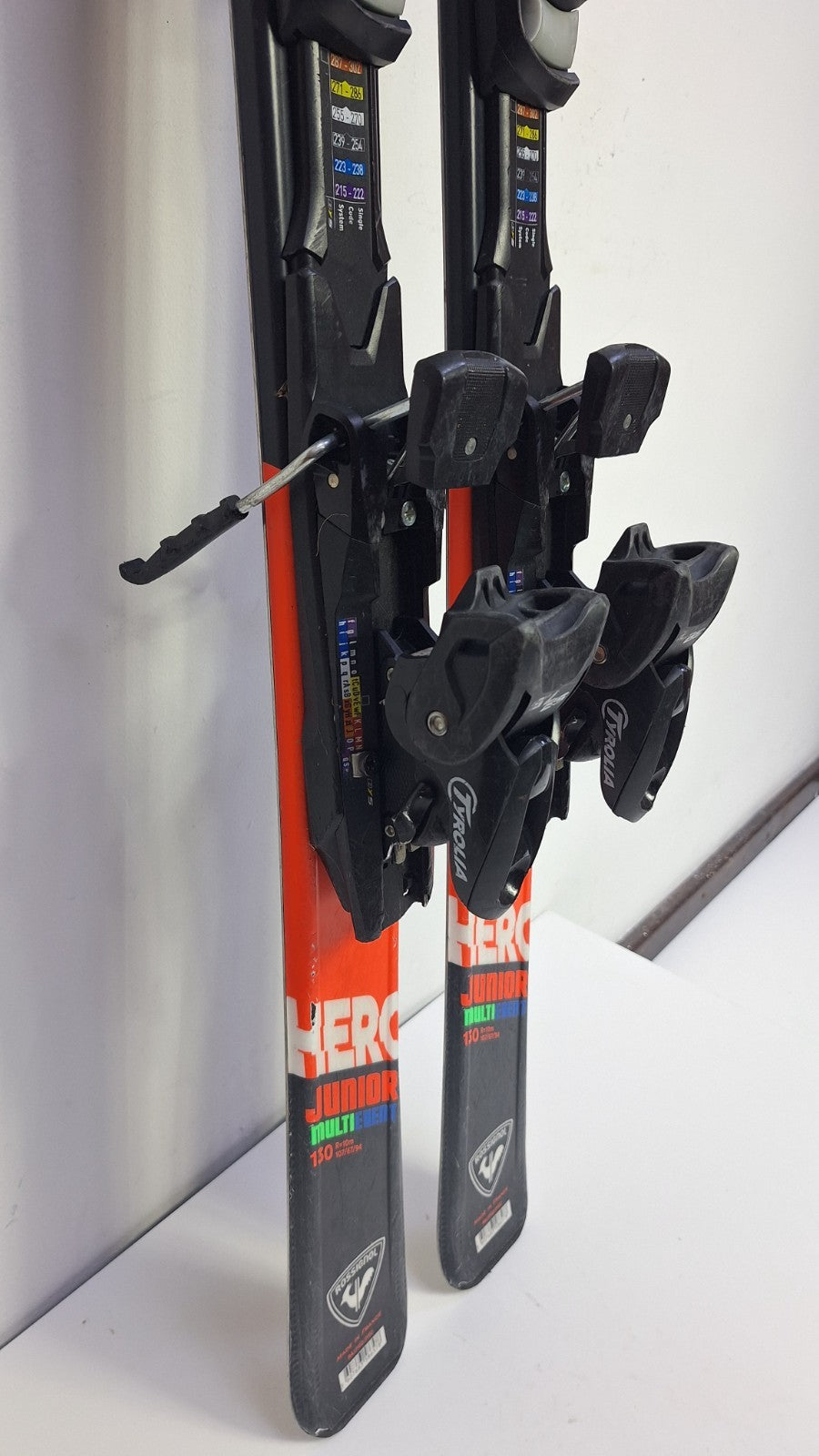 Sci Rossignol Hero JR MultiEvent 130cm + attacchi Tyrolia SP 7.5 Sport invernali