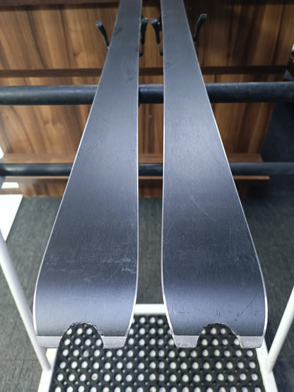 Fischer RC4 Weltcup 180 cm Ski + Fischer 12 Bindungen Wintersport Schnee