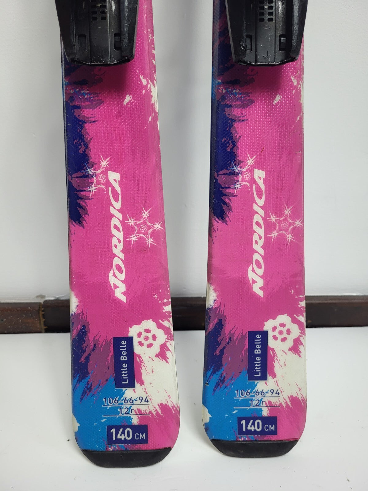 Nordica Little Belle 140 cm Ski + Elan ESP 7.5 Bindungen Winter Adventure Winter