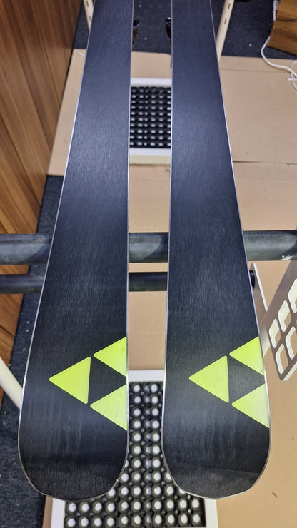 Fischer RC4 World Cup GS 150cm Skis + Fischer 9 Bindings Winter Fun Snow