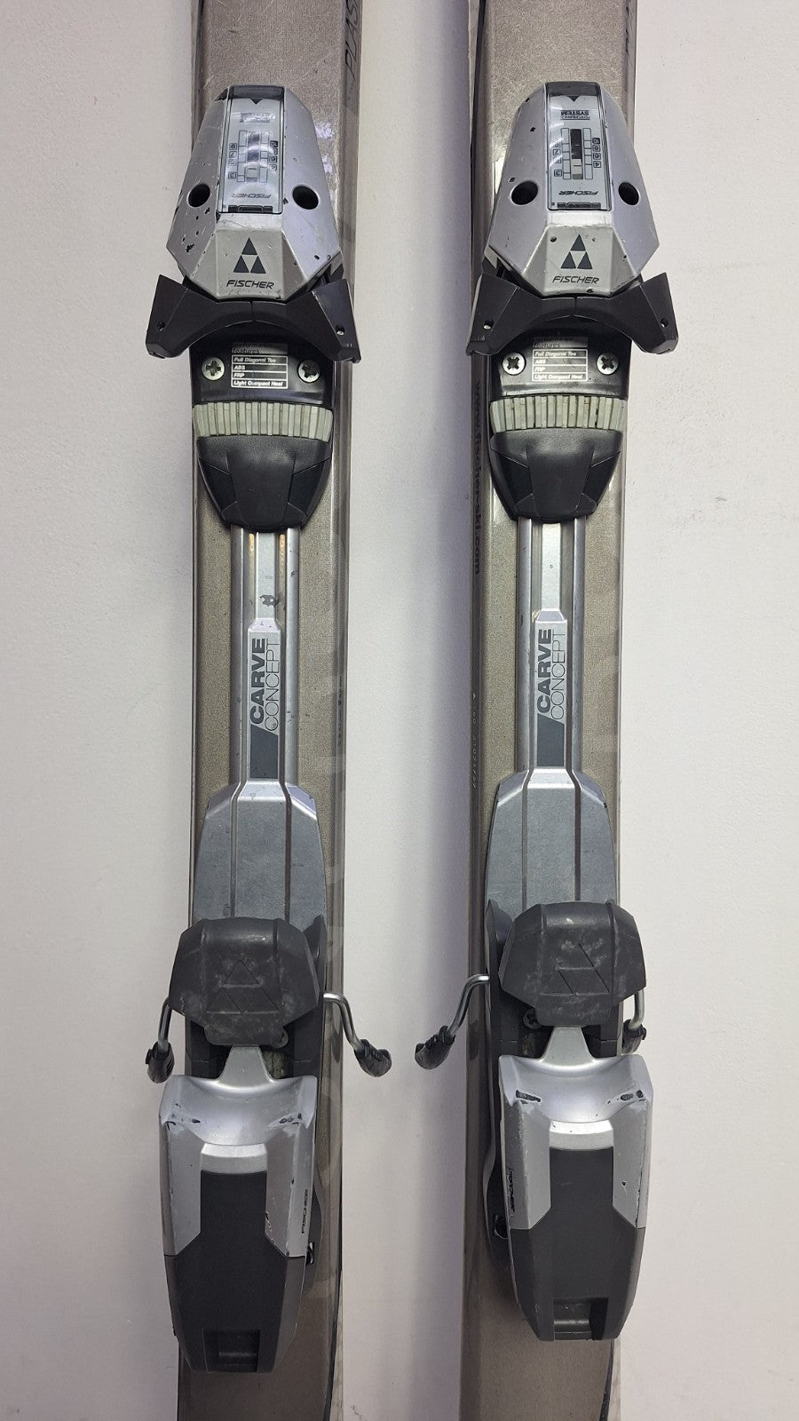 Fischer Scenio S100 160cm  Ski + Fischer 10 Bindings Adventure Winter Sport