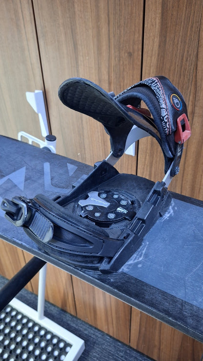 Snowboard K2 Rental 145 cm + fixations HEAD Rental taille M Aventure Hiver