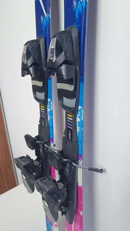 Ski Nordica Little Belle 120 cm + fixations Elan ESP 7.5 Aventure hivernale en hiver