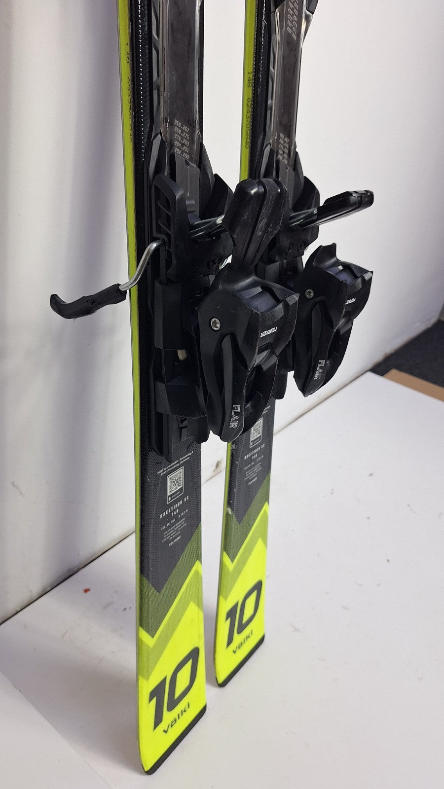 Volkl Racetiger SC 148cm Ski + Marker 10 Bindings Winter Sport