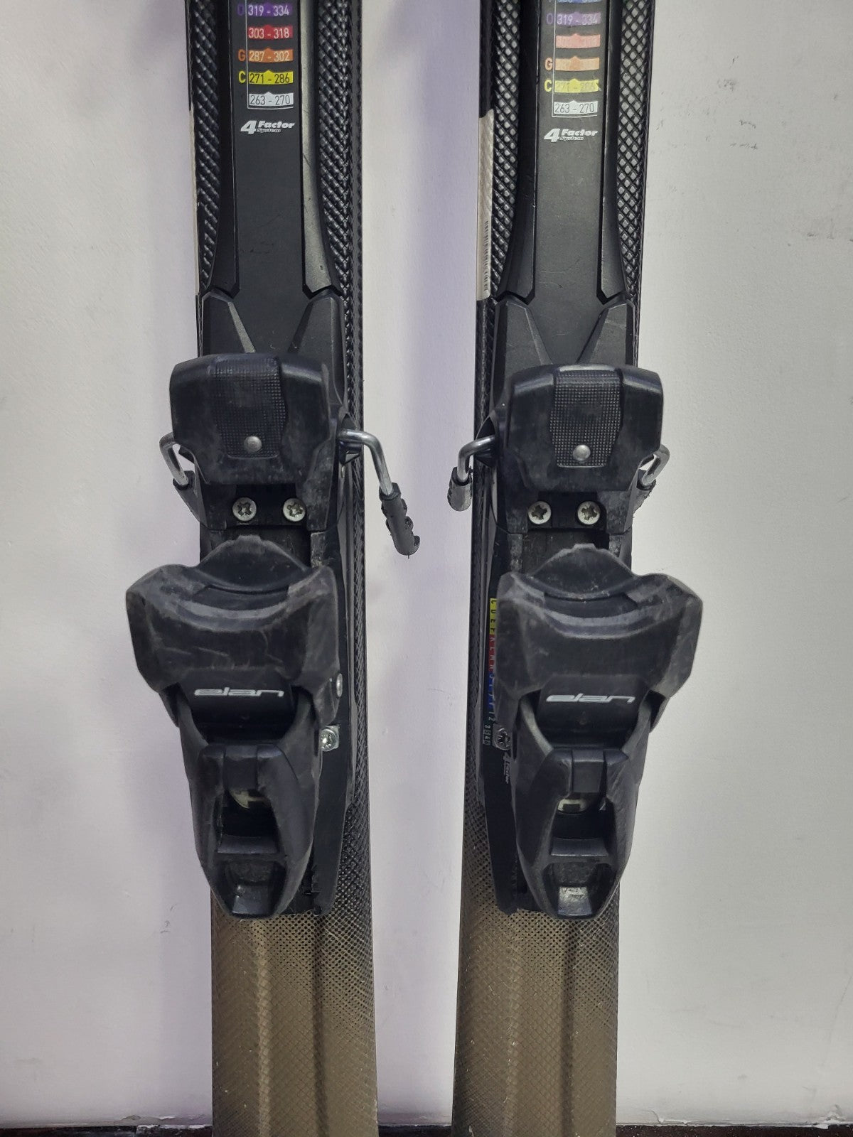 Elan Explore 72 170 cm Sci + Attacchi Elan ESP 10 Sport invernali sulla neve