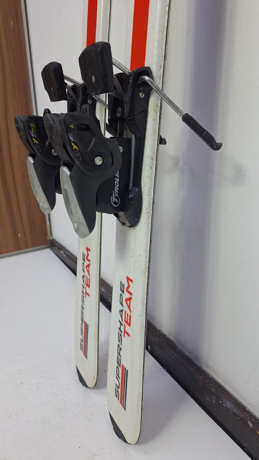 HEAD Supershape Team R 137 cm Ski + Tyrolia BYS 7.5 BSL Bindings Winter Snow