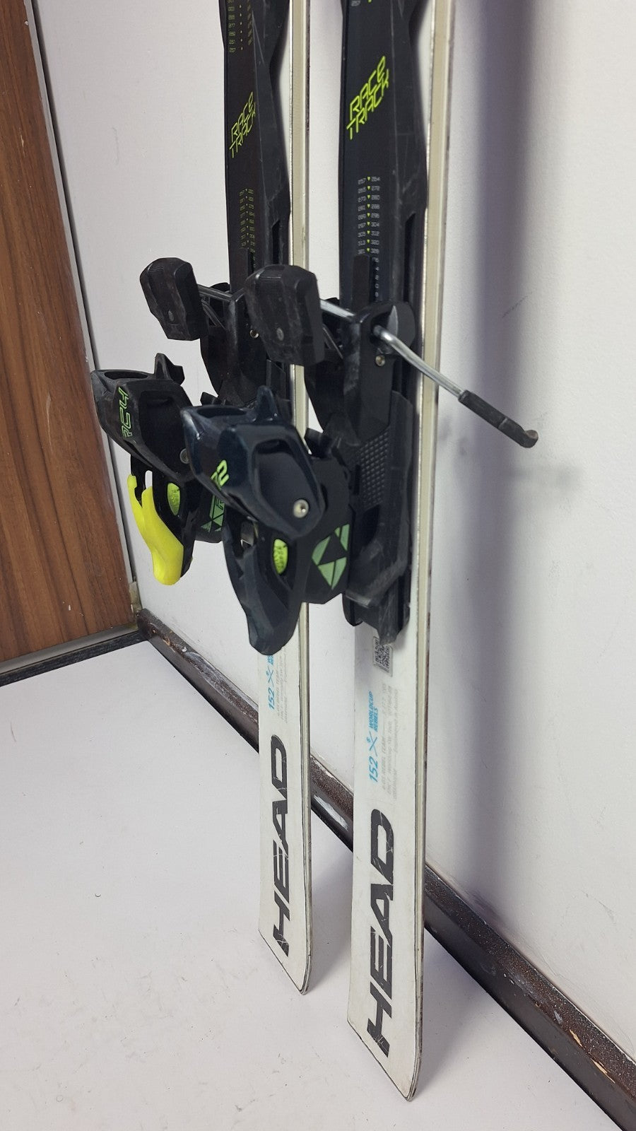 Head World Cup Rebels e.GS Team 152cm Ski + Fischer 12 Bindings Winter Sport
