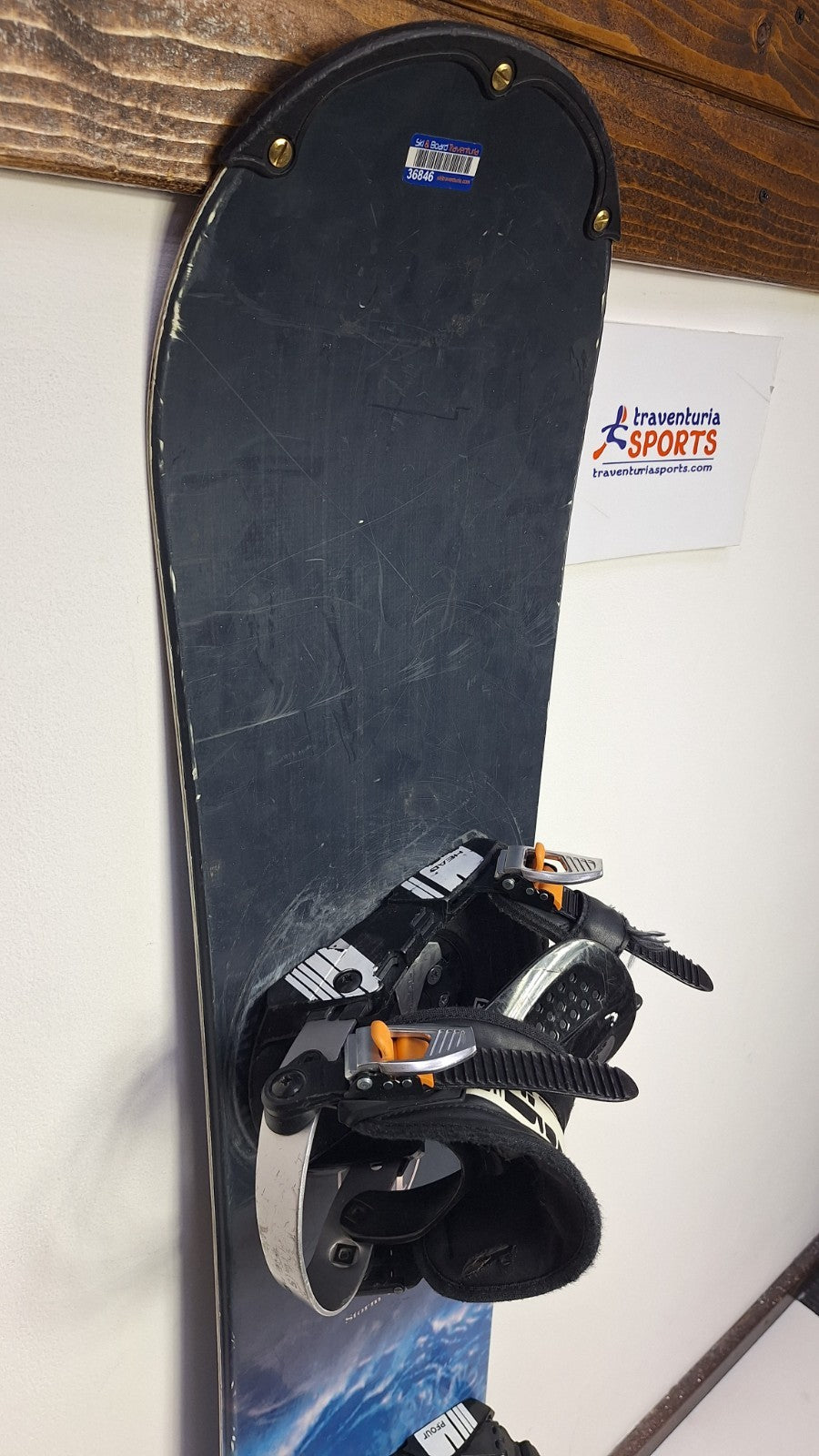 Matrix Storm 141 cm Snowboard +HEAD Rental L Bindings Snow Adventure Fun