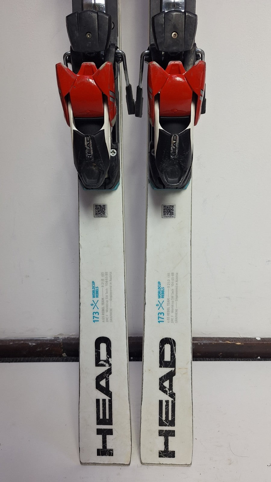 Ski HEAD WC e-Rebel GS Team 173 cm + fixations HEAD 11 - sport d'hiver neige