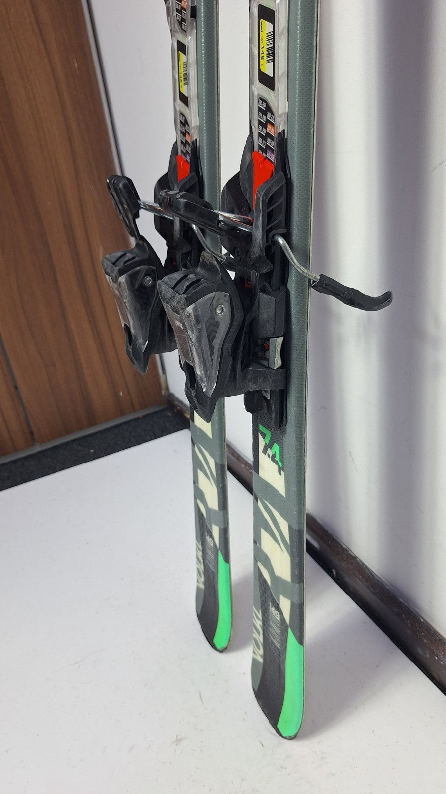Volkl RTM 149 cm Ski + Marker 10 Bindings Fun Snow Winter Sport Piste