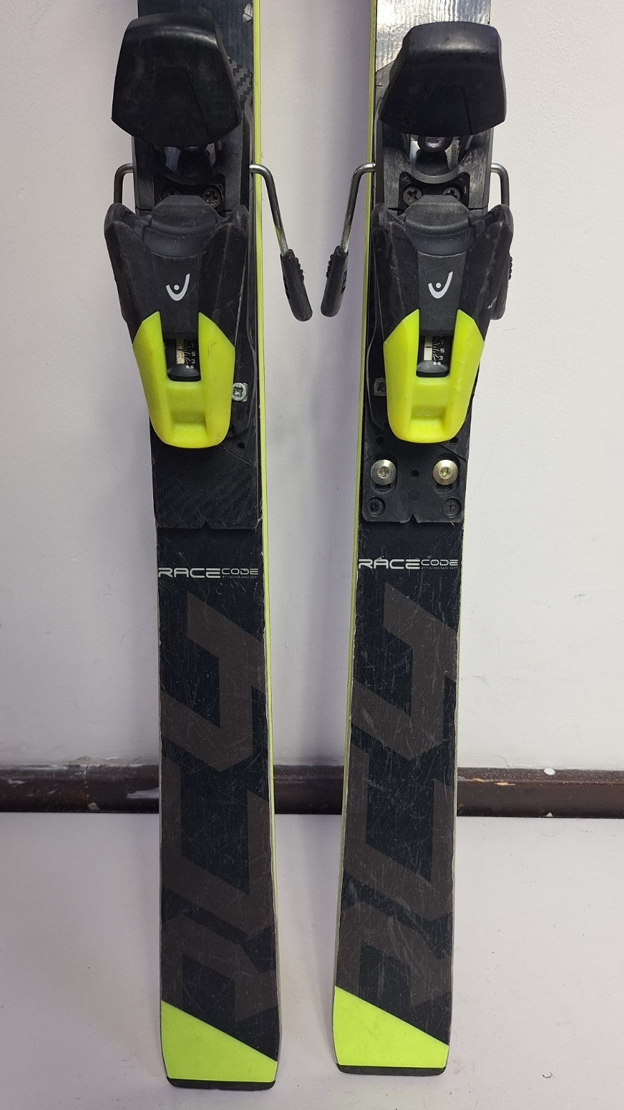 Fischer RC4 WC GS 165 cm Ski + HEAD Evo 9 Bindung Wintersport Schneespaß