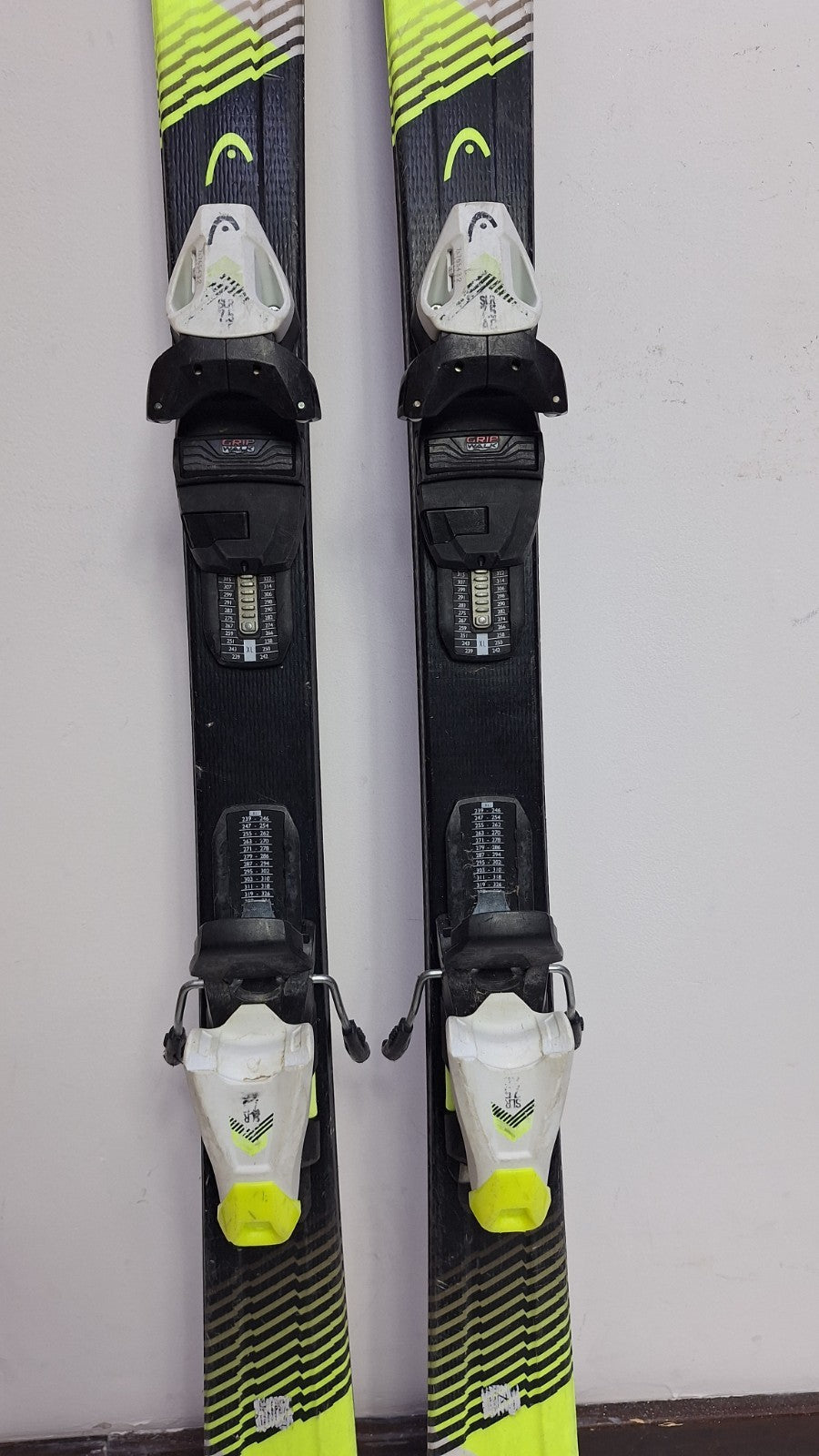 HEAD SupershapeTeam SLR PRO 147cm Ski + HEAD SLR 7.5 Bindungen Wintersport