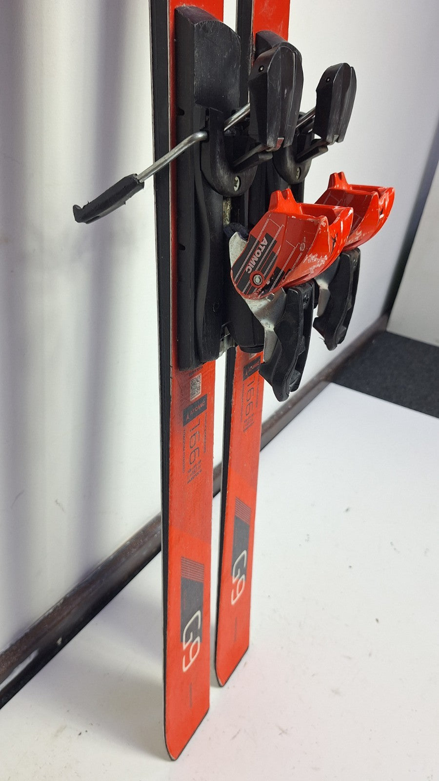 Atomic Redster G9 166 cm Skis + Atomic 10 Bindings Winter Fun Snow