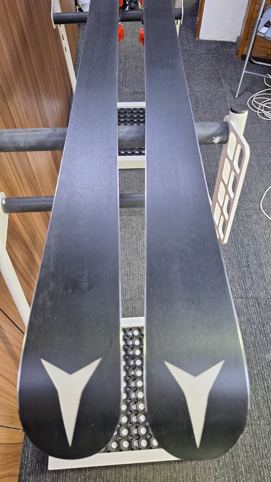 Atomic Redster G9 FIS 173 cm Ski + Atomic X12 Bindung Wintersport Schneespaß