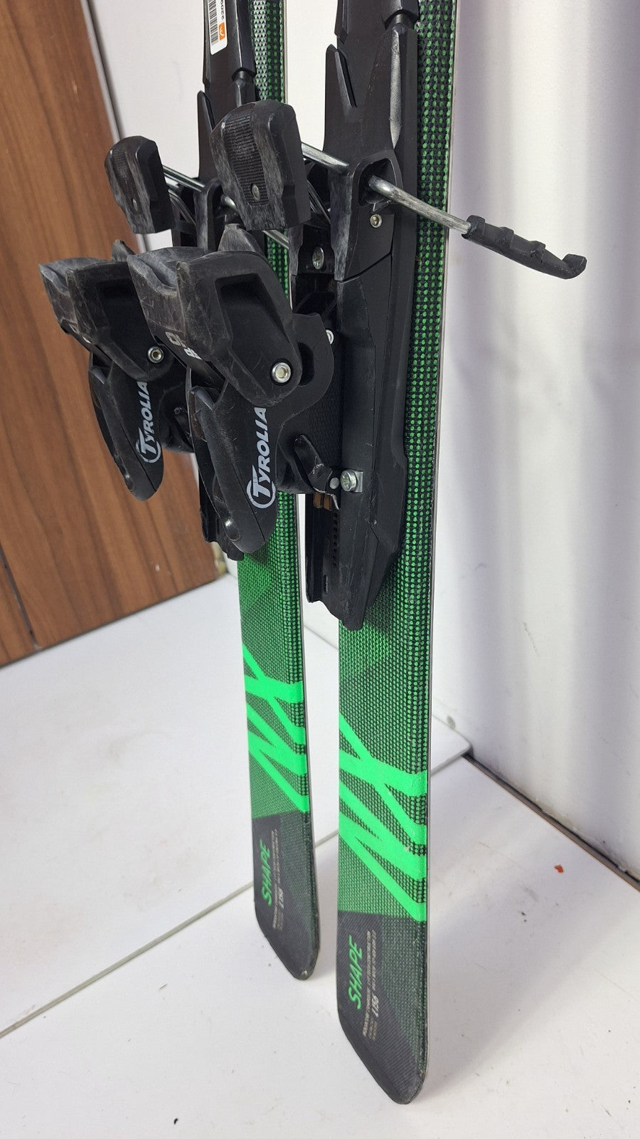 HEAD Shape NX  156cm  Ski + Tyrolia SP 10 Bindings Winter Sport Fun Snow