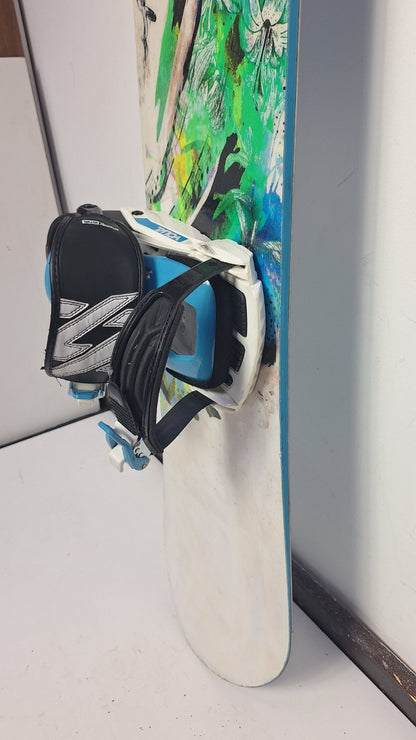 Volkl Shine 144 cm Snowboard + Volkl M Bindings  Fun Snow Winter Sport