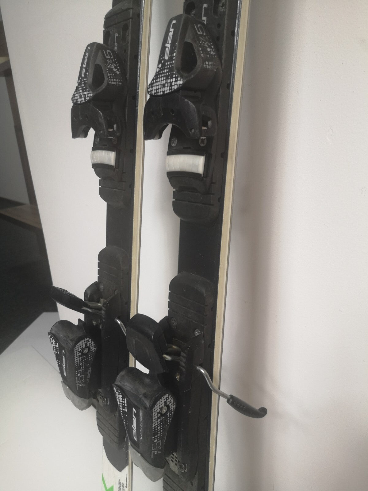Ski Elan GSX 150 cm + fixations Elan EL 7.5 BSL. Plaisir, neige, aventure et sport hivernal