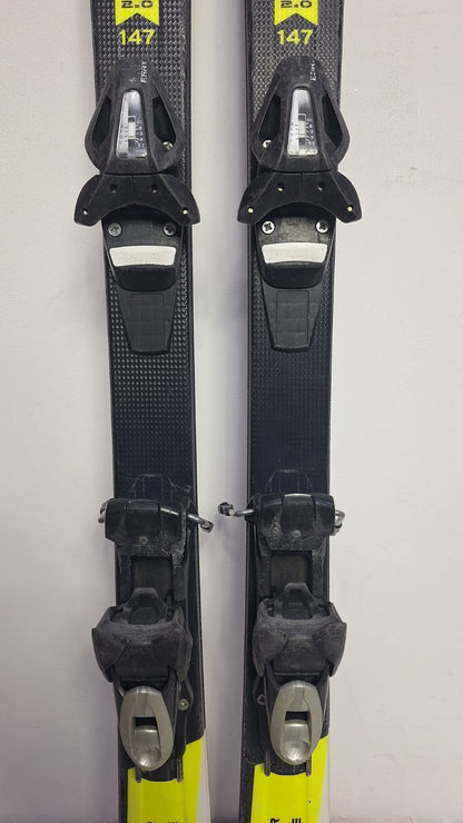 HEAD Supershape Team R SLR 2 147cm  Ski + Elan 10 Bindings  Winter Sport