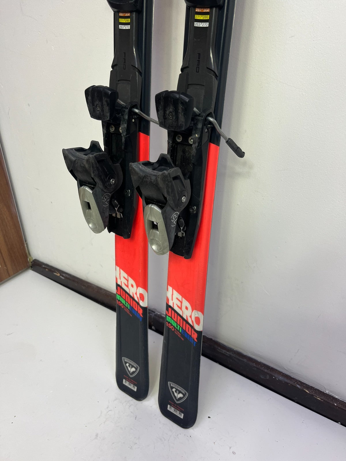 Ski Rossignol Hero J 150 cm + fixations Elan ESP 7.5 Plaisir hivernal Sports de neige