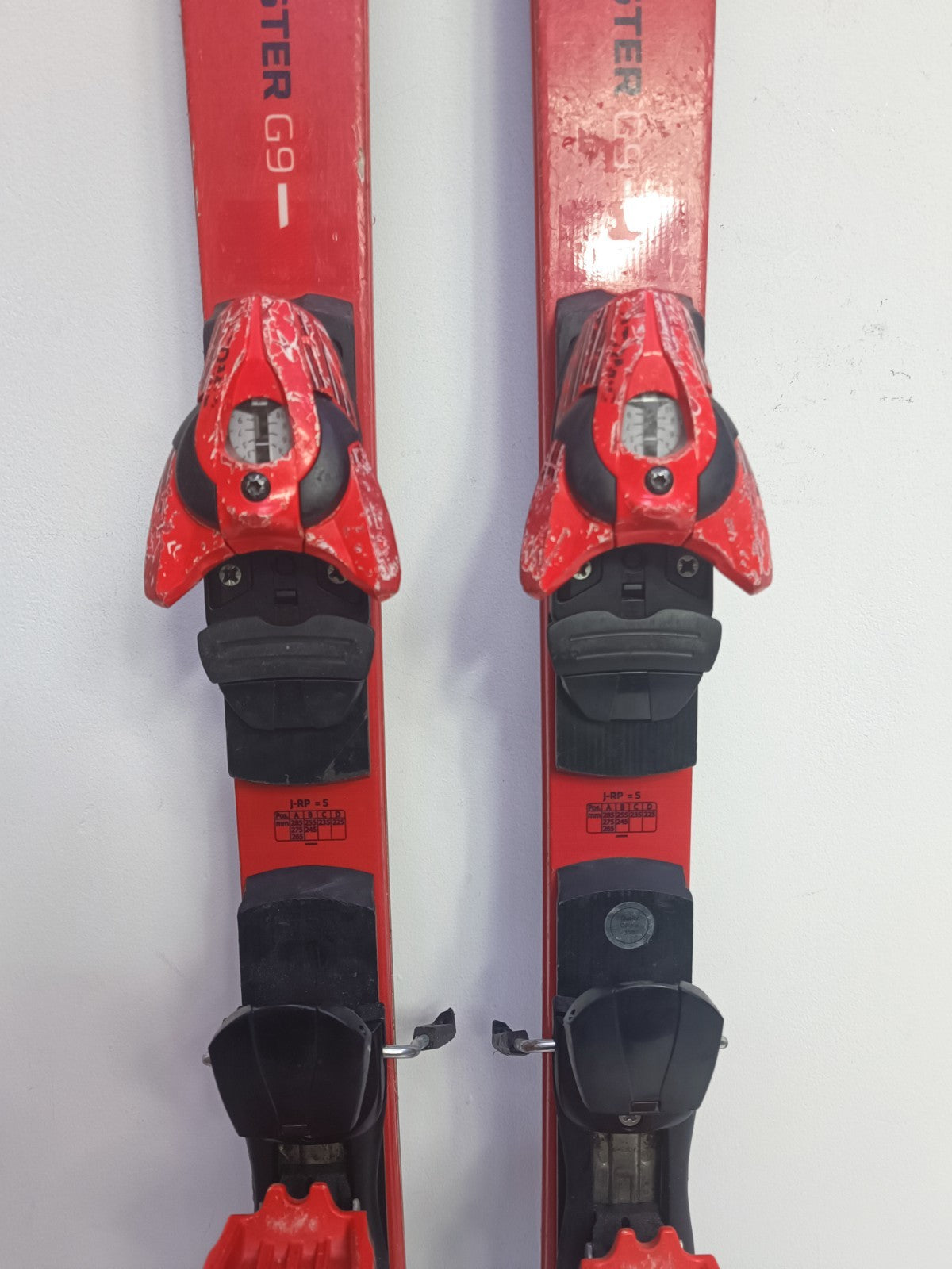Atomic Redster G9 154 cm Ski + Atomic 10 Bindings  Winter Sport Fun