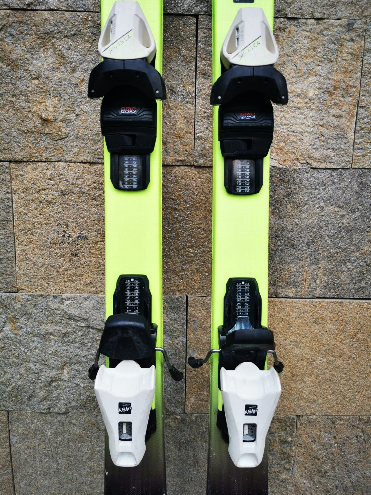 HEAD Supershape Team Easy 157cm  Ski + HEAD 7.5 Bindings  Winter Sport