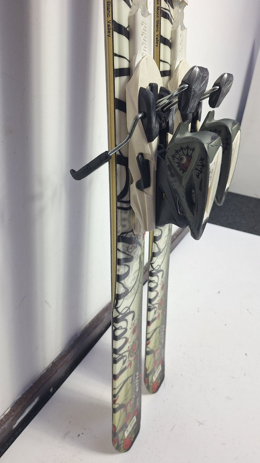 Dynastar Exclusive 153cm Ski + Rossignol 10 Bindings Fun Snow Winter Sport