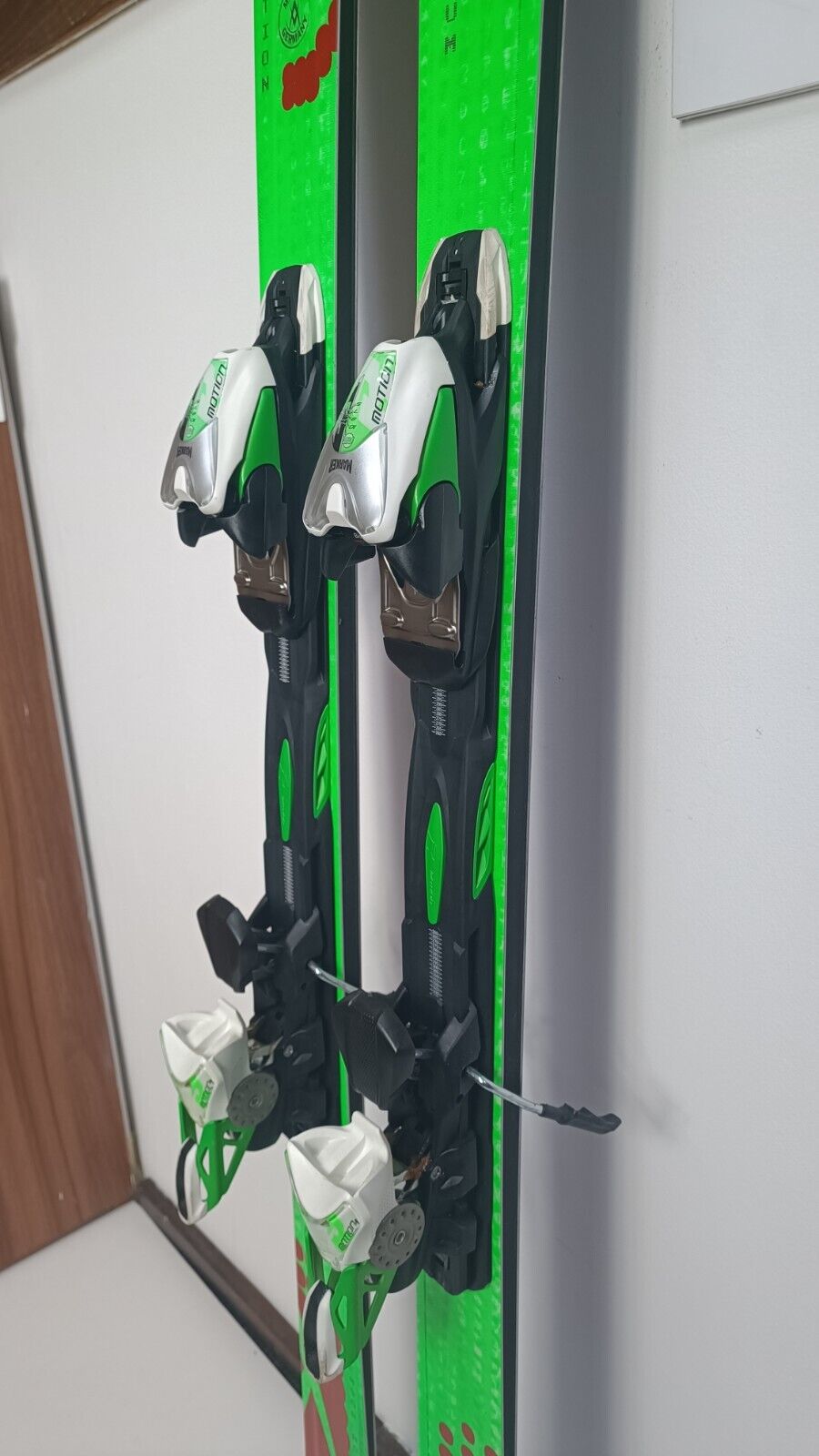Volkl Code Speedwall 185cm Skis + nouvelles fixations Marker 12 - Sport d’hiver