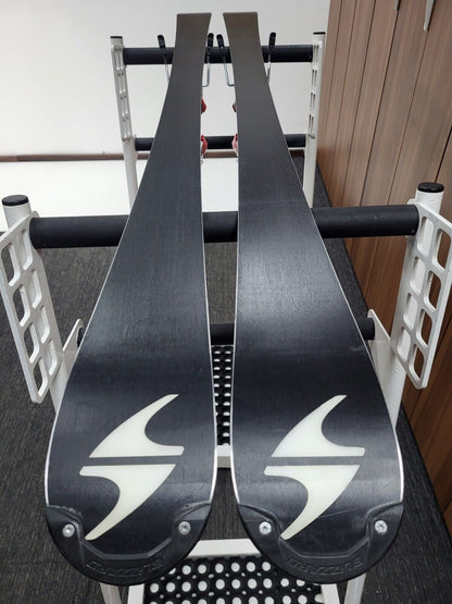 Ski Blizzard Race World Cup SL 143 cm + fixations Marker 14 Plaisirs et aventures hivernales