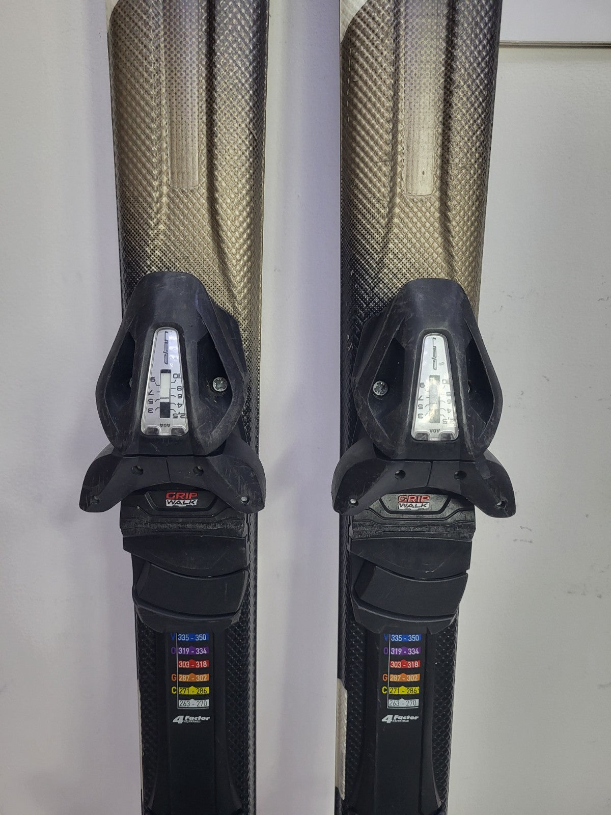 Elan Explore 72 170 cm Sci + Attacchi Elan ESP 10 Sport invernali sulla neve